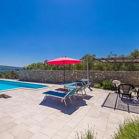 House Ledine -kornic, Krk Feriehus *
