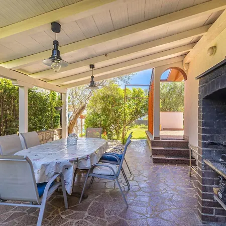 펜션 House Ledine -kornic, Krk Kornić