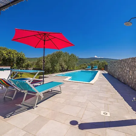 House Ledine -kornic, Krk 펜션 Kornić