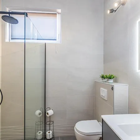 House Ledine -kornic, Krk 펜션