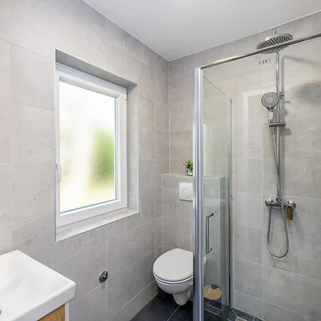 House Ledine -kornic, Krk 펜션 Kornić