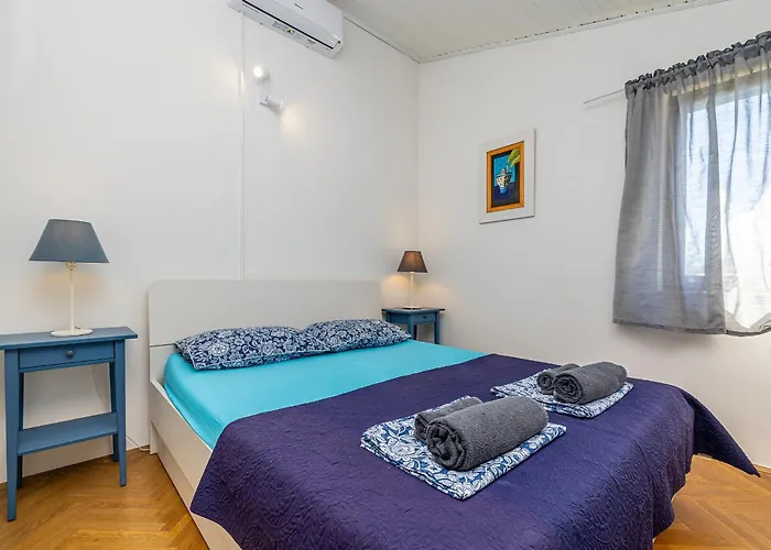 House Ledine -kornic, Krk Kornić