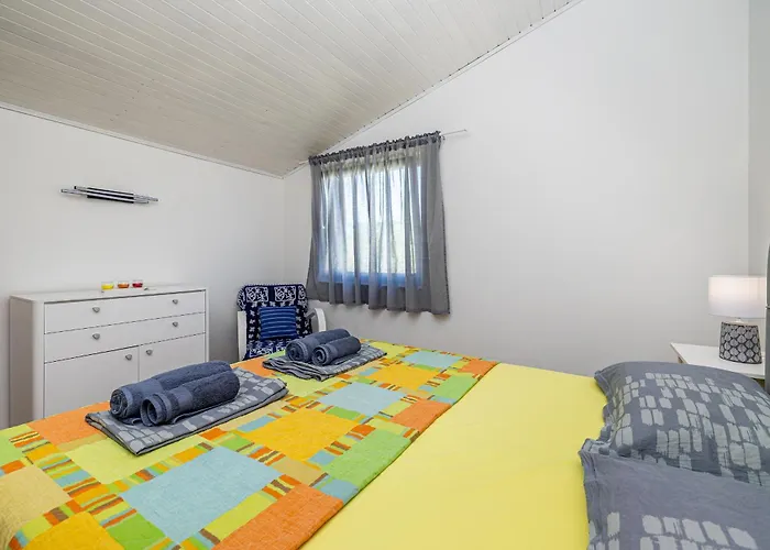 House Ledine -kornic, Krk * Kornić