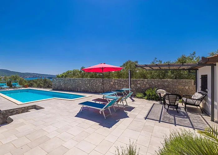 House Ledine -kornic, Krk Сasa de vacaciones *