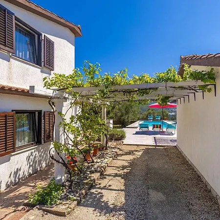 House Ledine -kornic, Krk Nyaraló