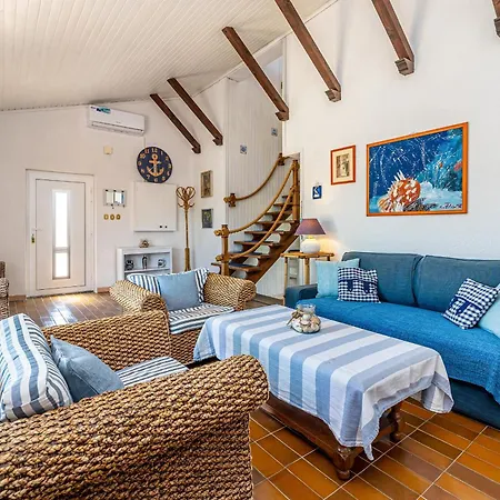 House Ledine -kornic, Krk Nyaraló